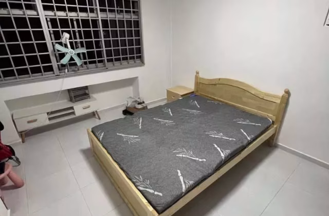 单间出租 • 西部集水区 • 450A Tampines Street 42 • S$1200 • 5房(4臥室) • 普通房