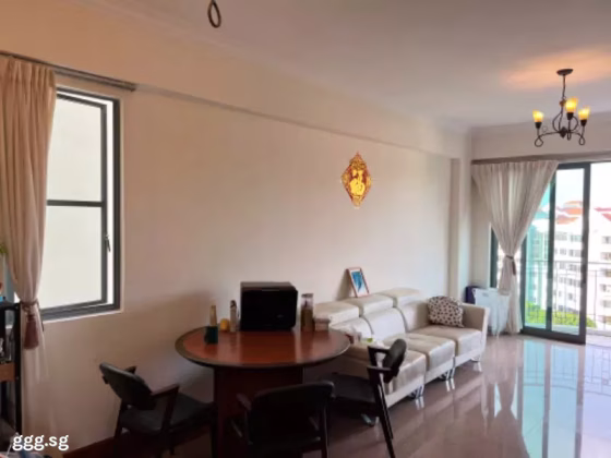 单间出租 • 红山 •  Springdale Condo • S$1150 • 共管公寓 • 普通房 照片