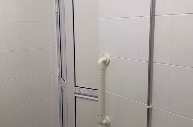单间出租 • 梧槽 • 165 Yishun Ring Road • S$1100 • 3房(2臥室) • 普通房