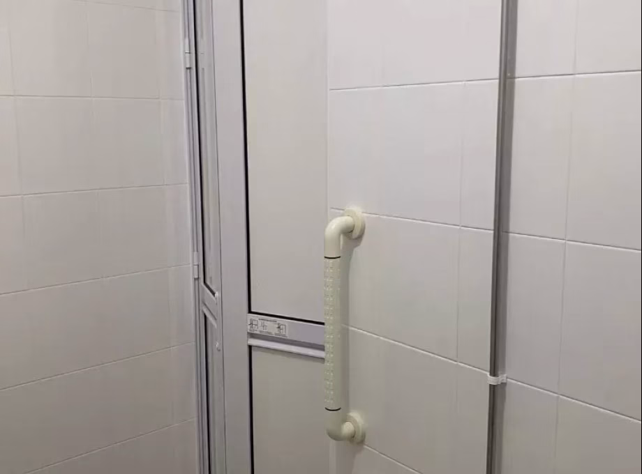 单间出租 • 梧槽 • 165 Yishun Ring Road • S$1100 • 3房(2臥室) • 普通房 照片