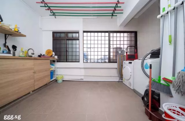 单间出租 • 樟宜湾 •  People's Park Complex • S$2300 • 住宅公寓 • 主人房