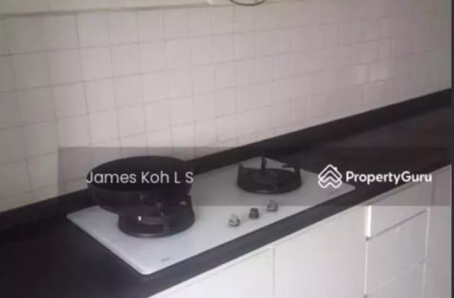 整套出租 • 武吉班让 • 702 West Coast Road • S$3300 • 3房(2臥室) • 751ft² / 69m²