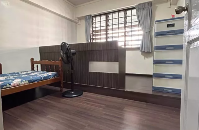 单间出租 • 梧槽 • 759 Yishun Street 72 • S$850 • 4房(3臥室) • 普通房