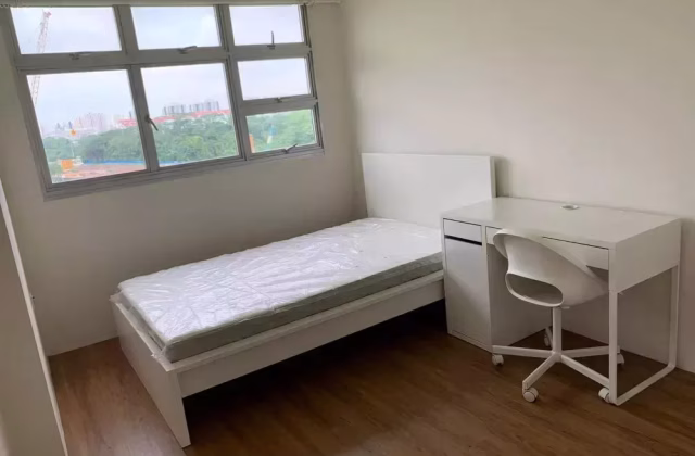 单间出租 • 武吉巴督 • 440C Bukit Batok West Avenue 8 • S$1500 • 3房(2臥室) • 主人房