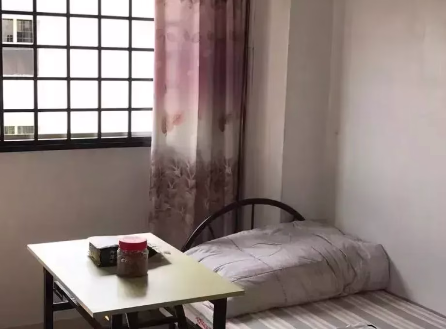 单间出租 • 三巴旺 • 363 Woodlands Avenue 5 • S$500 • 4房(3臥室) • 普通房 照片
