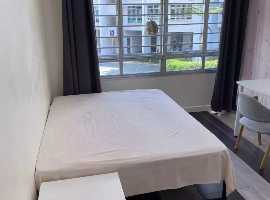 单间出租 • 梧槽 • 446 Yishun Avenue 11 • S$1250 • 4房(3臥室) • 主人房 照片