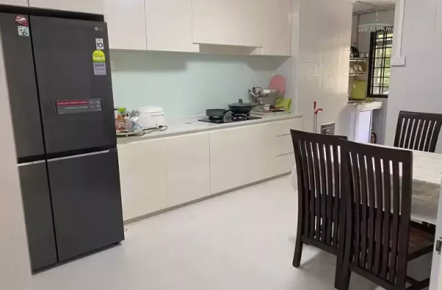 单间出租 • 中央集水区 • 521 Serangoon North Avenue 4 • S$1000 • 4房(3臥室) • 普通房