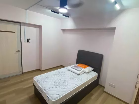 单间出租 • 碧山 • 403C Fernvale Lane • S$900 • 3房(2臥室) • 普通房 照片
