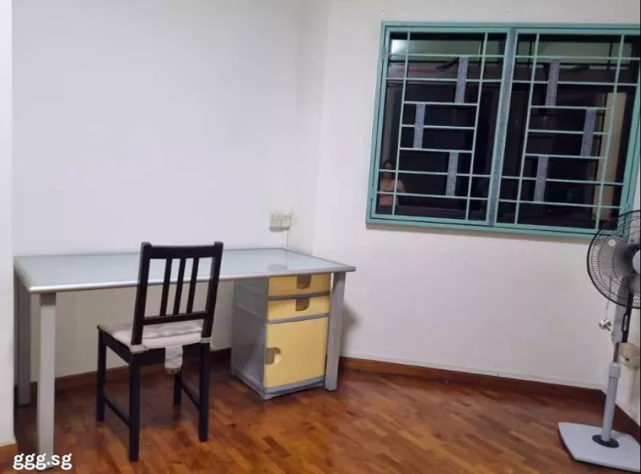 单间出租 • 芽笼 • 692A Choa Chu Kang Crescent • S$600 • 4房(3臥室) • 普通房 照片