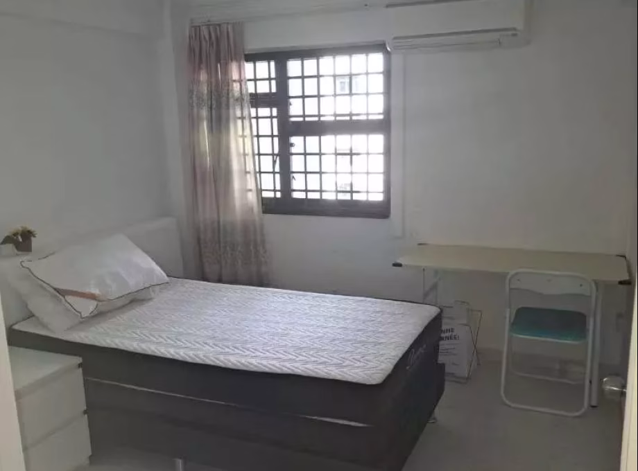 单间出租 • 金文泰 • 18 Telok Blangah Crescent • S$1000 • 3房(2臥室) • 主人房 照片