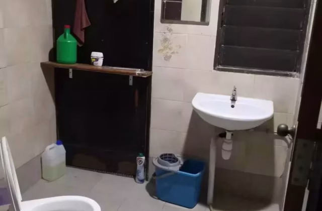单间出租 • 纽顿 •  D'mira • S$1200 • 住宅公寓 • 主人房