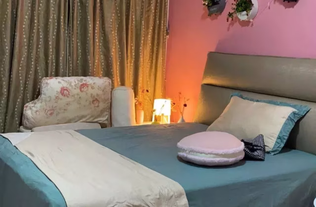 单间出租 • 新加坡河 •  Charlton Park • S$1500 • 联排排屋 • 主人房