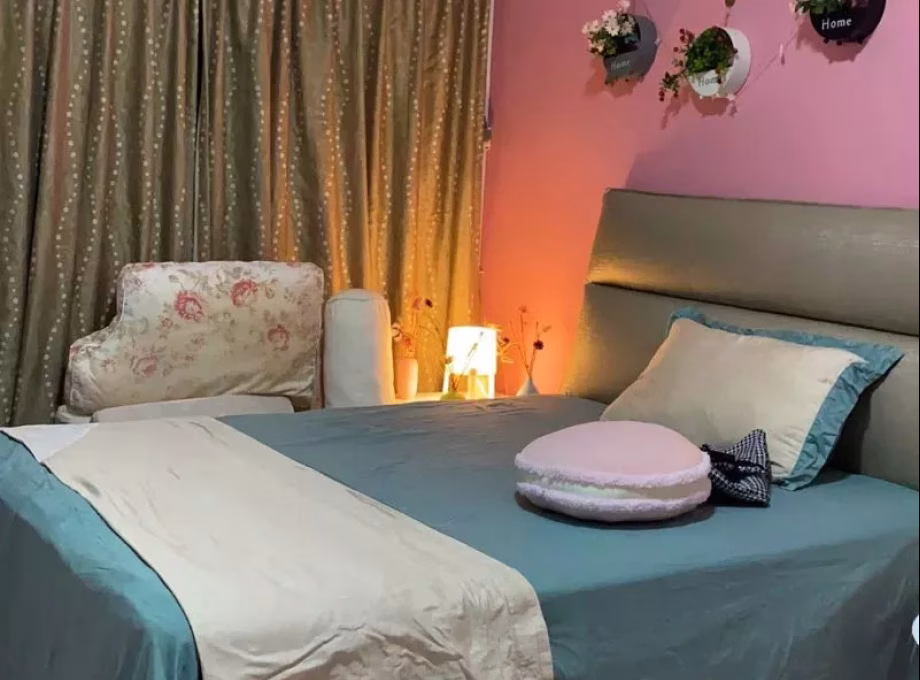 单间出租 • 新加坡河 •  Charlton Park • S$1500 • 联排排屋 • 主人房 照片