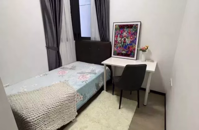 单间出租 • 武吉班让 •  Parc Riviera • S$1700 • 共管公寓 • 普通房