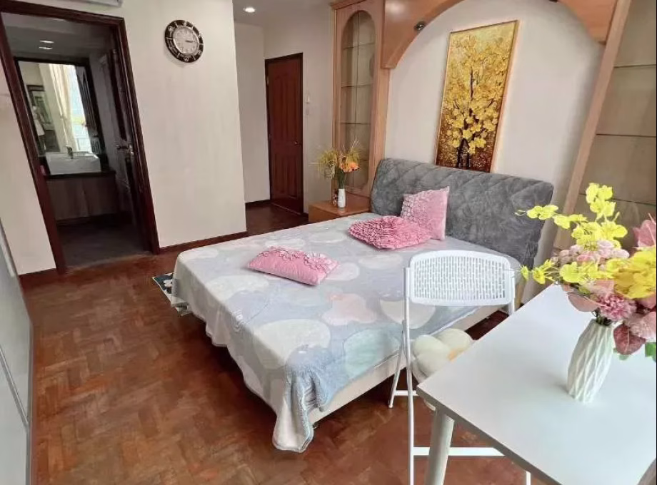 单间出租 • 红山 •  Maysprings • S$1650 • 住宅公寓 • 佣人房 照片