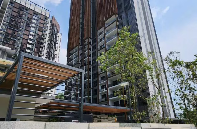整套出租 • 武吉巴督 •  Midwood • S$3200 • 共管公寓 • 490ft² / 45m²