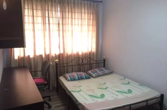 单间出租 • 西部集水区 • 162 Simei Road • S$1055 • 4房(3臥室) • 普通房