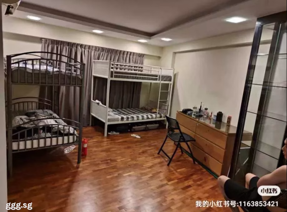 单间出租 • 武吉巴督 • 625 Bukit Batok Central • S$450 • 3房(2臥室) • 床位出租 照片