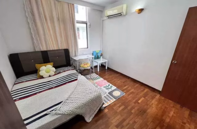 单间出租 • 诺维娜 •  Sherwood Towers • S$1650 • 住宅公寓 • 普通房
