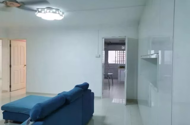 单间出租 • 武吉巴督 • 208 Bukit Batok Street 21 • S$1300 • 4房(3臥室) • 主人房