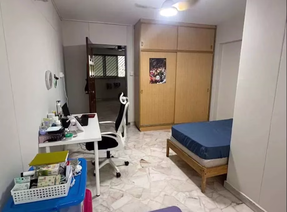 单间出租 • 梧槽 • 367 Yishun Ring Road • S$1200 • 4房(3臥室) • 主人房 照片