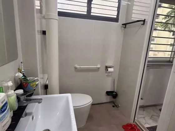 单间出租 • 梧槽 • 367 Yishun Ring Road • S$1200 • 4房(3臥室) • 主人房 照片