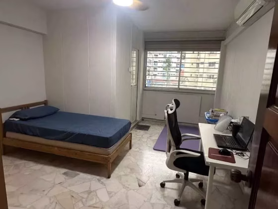 单间出租 • 梧槽 • 367 Yishun Ring Road • S$1200 • 4房(3臥室) • 主人房 照片