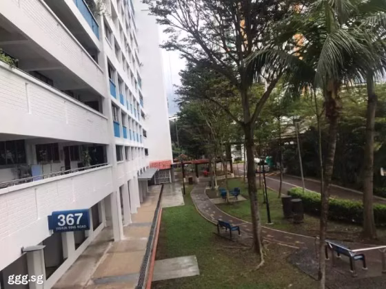 单间出租 • 梧槽 • 367 Yishun Ring Road • S$1200 • 4房(3臥室) • 主人房 照片