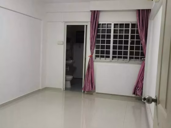 单间出租 • 武吉巴督 • 208 Bukit Batok Street 21 • S$1300 • 4房(3臥室) • 主人房 照片