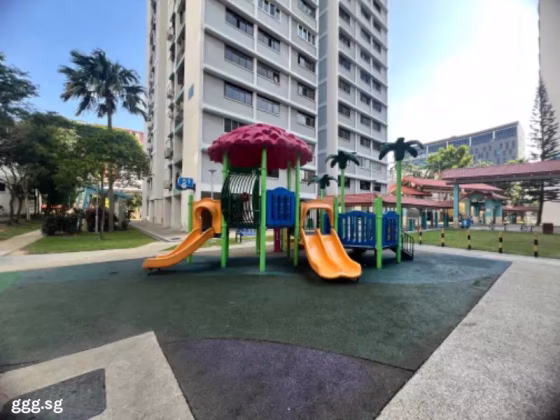 单间出租 • 欧南 • 51 Sims Drive • S$1500 • 3房(2臥室) • 主人房 照片