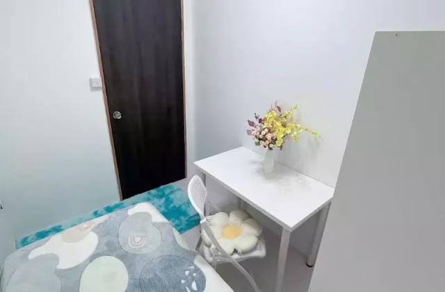 单间出租 • 蔡厝港 •  Whitehaven • S$1000 • 住宅公寓 • 普通房