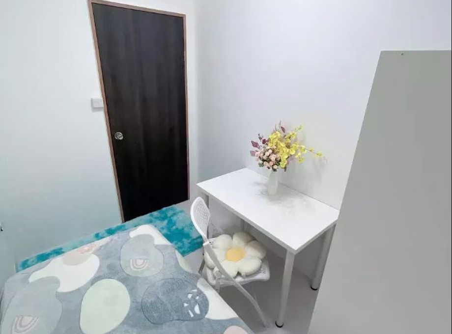 单间出租 • 蔡厝港 •  Whitehaven • S$1000 • 住宅公寓 • 普通房 照片