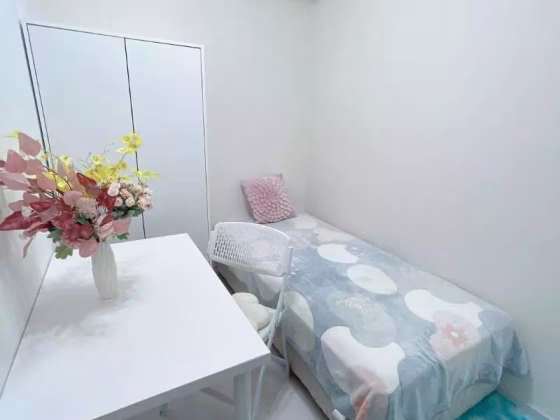 单间出租 • 蔡厝港 •  Whitehaven • S$1000 • 住宅公寓 • 普通房 照片