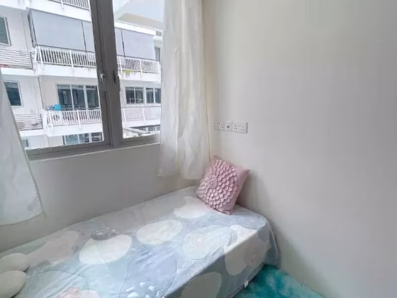 单间出租 • 蔡厝港 •  Whitehaven • S$1000 • 住宅公寓 • 普通房 照片