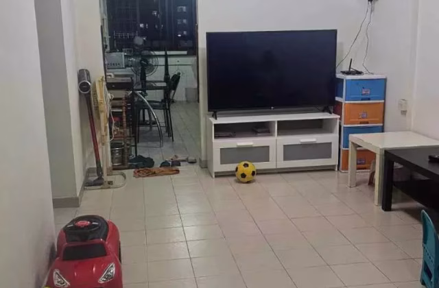 单间出租 • 武吉巴督 • 138 Bukit Batok West Avenue 6 • S$950 • 3房(2臥室) • 普通房