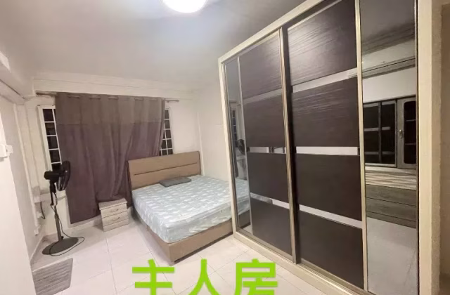 单间出租 • 三巴旺 • 895B Woodlands Drive 50 • S$1100 • 3房(2臥室) • 主人房