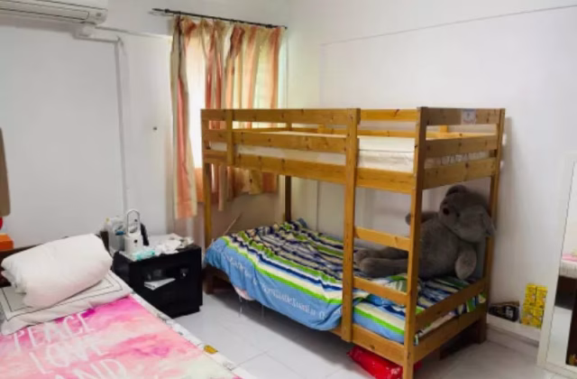 单间出租 • 乌节 • 182 Ang Mo Kio Avenue 5 • S$450 • 4房(3臥室) • 床位出租
