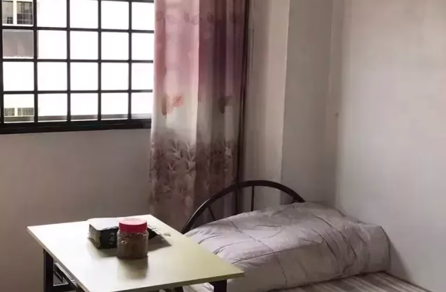 单间出租 • 三巴旺 • 363 Woodlands Avenue 5 • S$450 • 3房(2臥室) • 床位出租