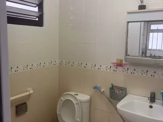 单间出租 • 市中心 • 128 Bishan Street 12 • S$1300 • 4房(3臥室) • 主人房 照片