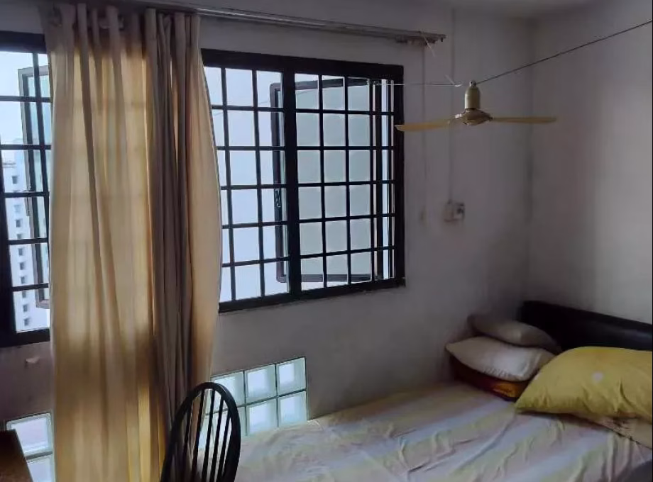 单间出租 • 林厝港 • 667D Jurong West Street 65 • S$700 • 3房(2臥室) • 佣人房 照片