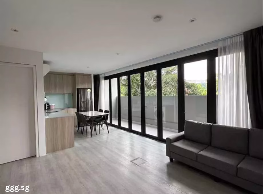 整套出租 • 南部群岛 •  Equity Heights • S$3750 • 共管公寓 • 580ft² / 53m² 照片