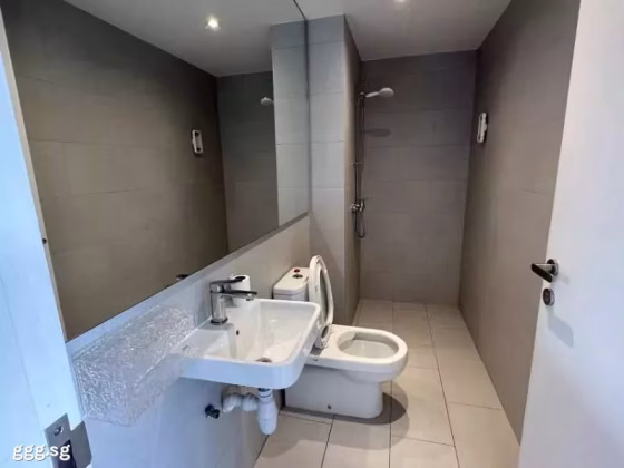 整套出租 • 南部群岛 •  Equity Heights • S$3750 • 共管公寓 • 580ft² / 53m² 照片