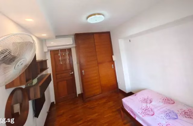 单间出租 • 碧山 • 407B Fernvale Road • S$1000 • 3房(2臥室) • 佣人房