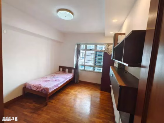 单间出租 • 碧山 • 407B Fernvale Road • S$1000 • 3房(2臥室) • 佣人房 照片