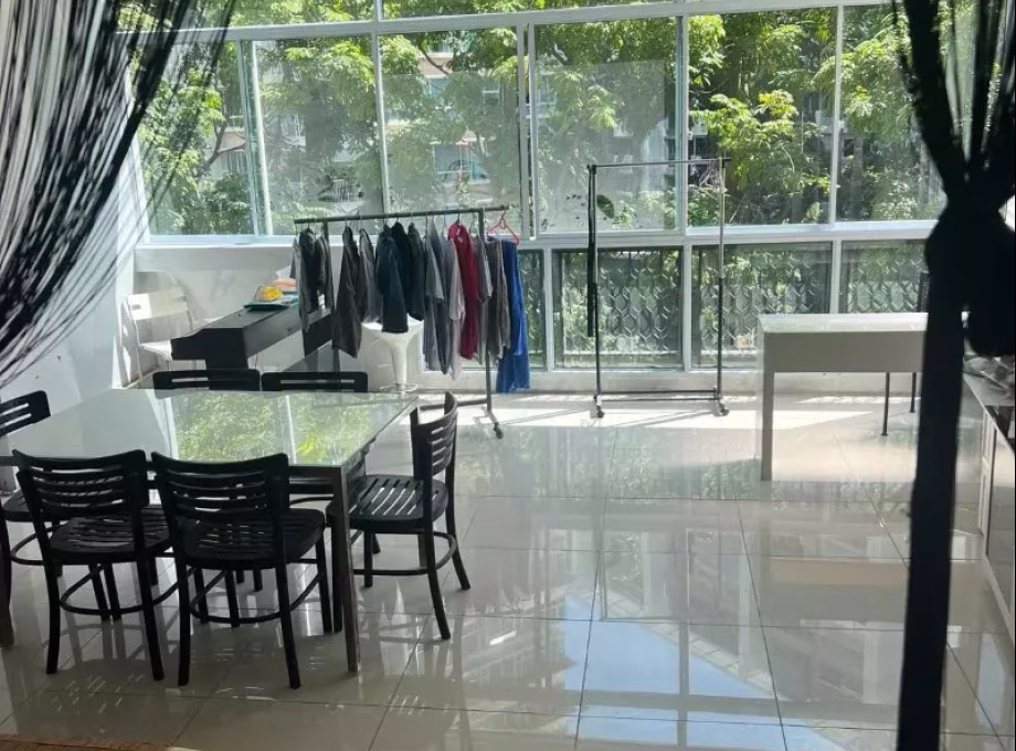 单间出租 • 林厝港 •  Lakepoint Condo • S$1000 • 共管公寓 • 普通房 照片