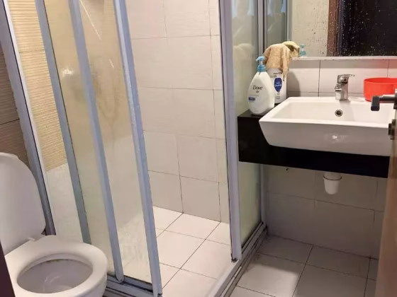 单间出租 • 欧南 •  Sunflower Regency • S$1350 • 住宅公寓 • 主人房 照片