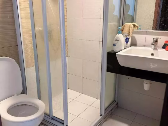 单间出租 • 欧南 •  Sunflower Regency • S$1350 • 住宅公寓 • 主人房 照片