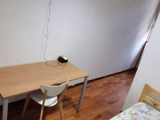单间出租 • 欧南 •  Sunflower Regency • S$1350 • 住宅公寓 • 主人房 照片