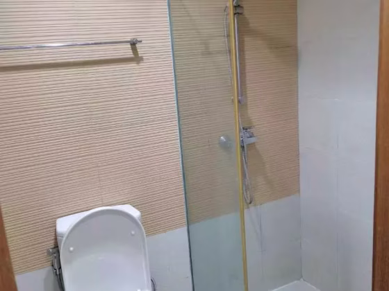 单间出租 • 欧南 •  Sunflower Regency • S$1350 • 住宅公寓 • 主人房 照片