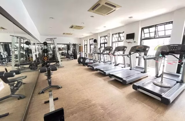 单间出租 • 中央集水区 •  Chiltern Park • S$2400 • 住宅公寓 • 主人房
